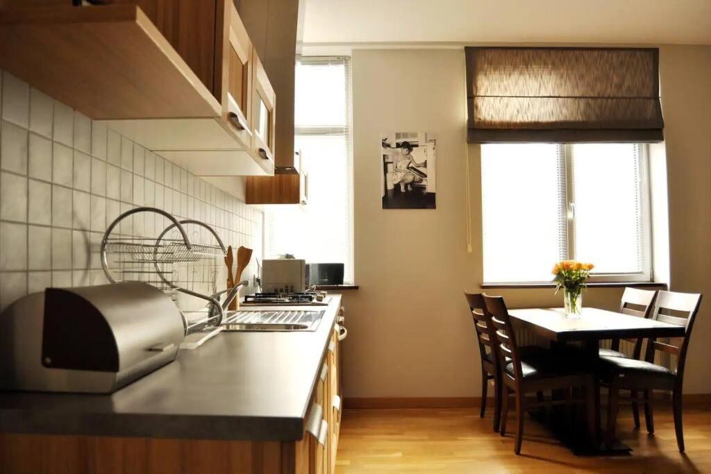 City Center 2Bdr Apartment Near Rustaveli Av. Tbilisi Zewnętrze zdjęcie