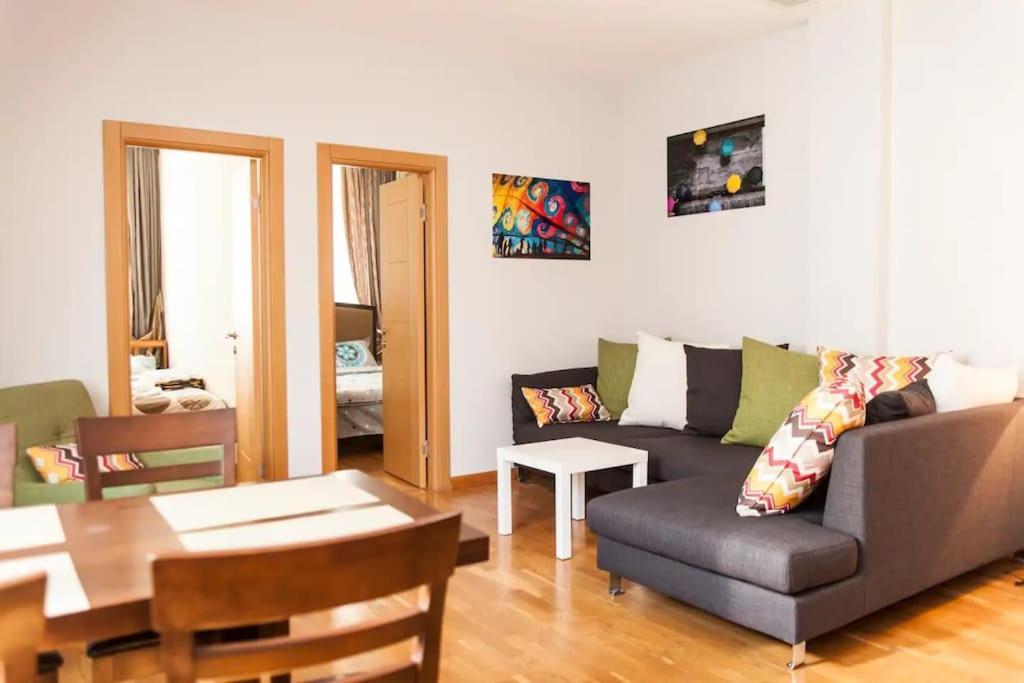 City Center 2Bdr Apartment Near Rustaveli Av. Tbilisi Zewnętrze zdjęcie